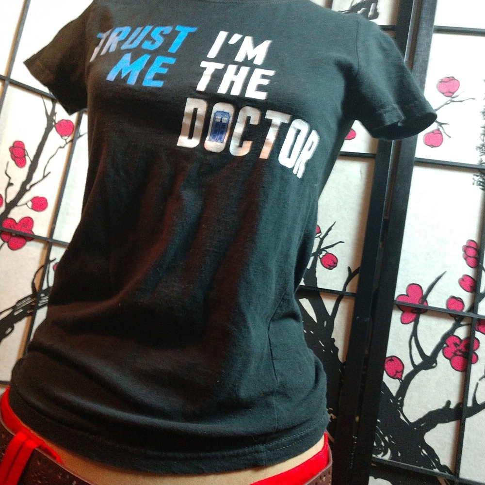 Doctor Who Trust me I'm doctor BBC tee free gift!